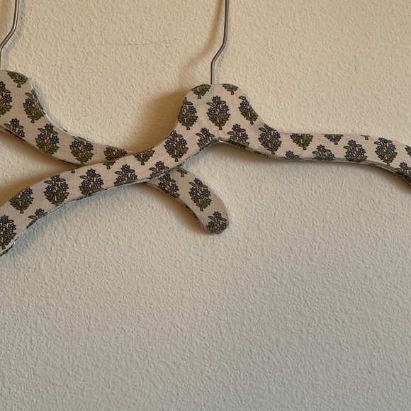 FLASH SALE - Free people hangers - Picture 2 of 4